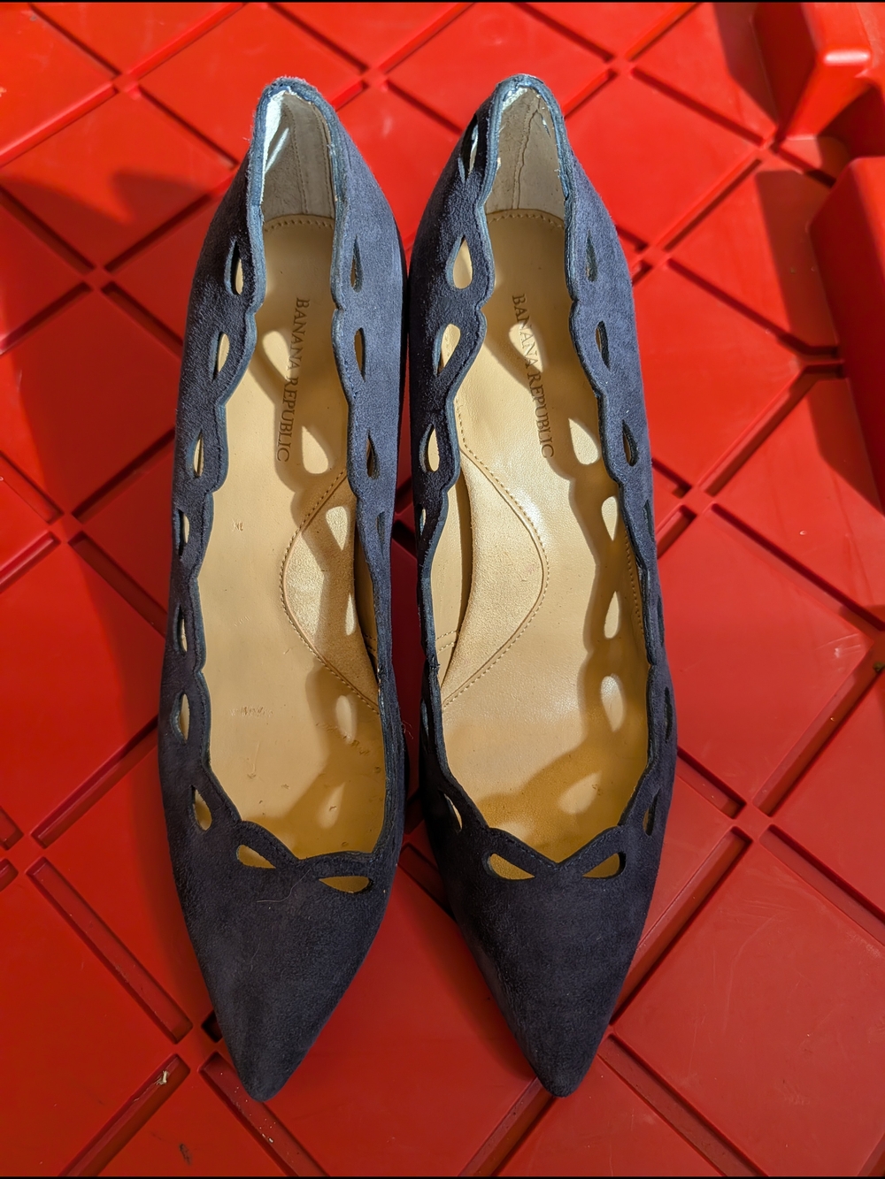 Banana Republic Dark Navy Suede Scalloped Pointed Flats